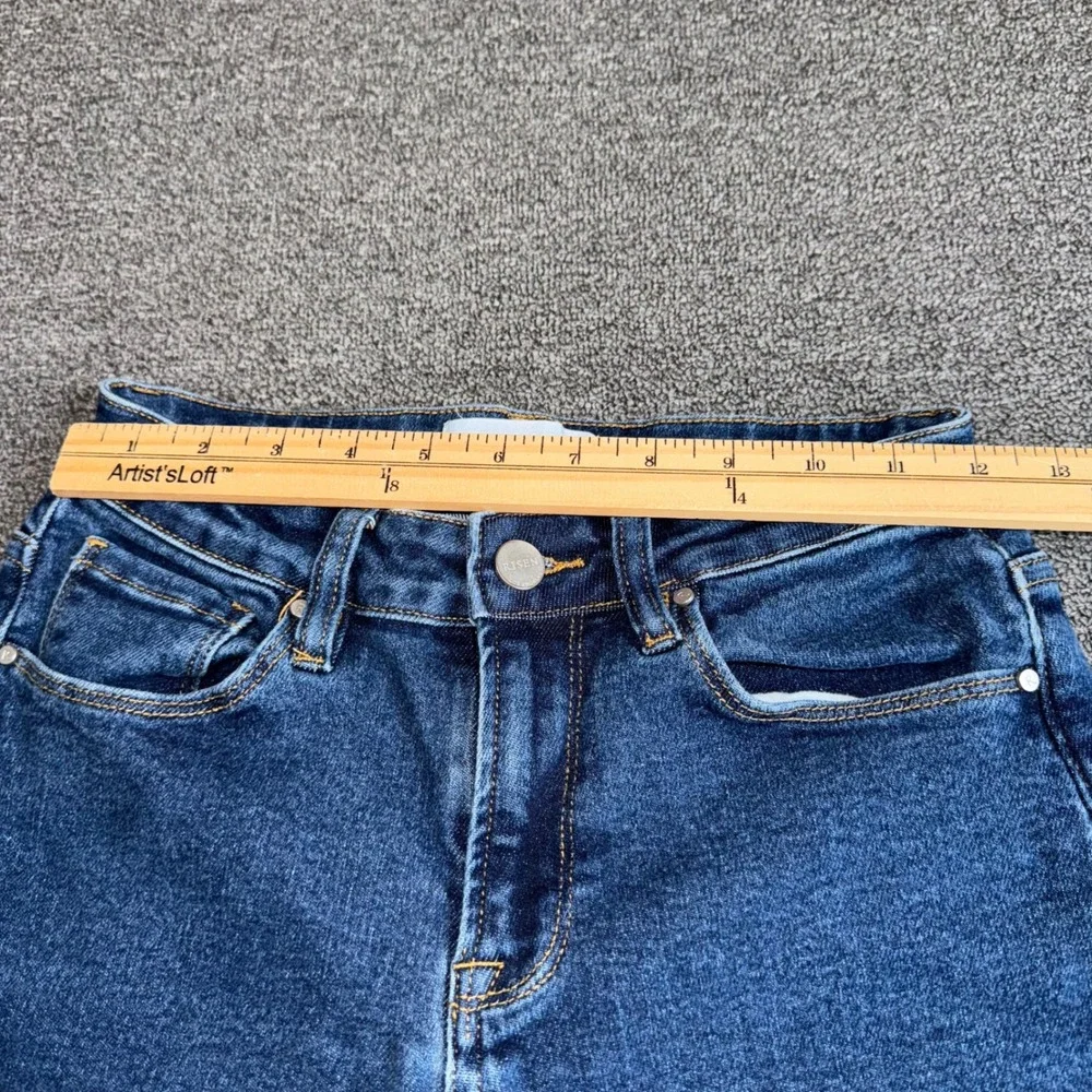 Risen Jeans Medium Wash Straight Leg High Rise Denim Blue Size 3/26 Casual Wear